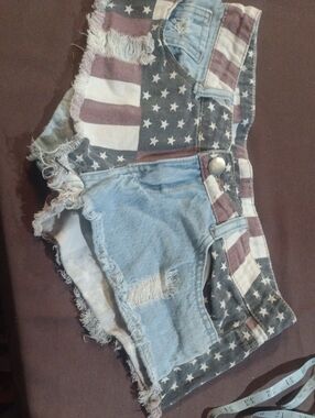 Flag-Print Distressed Denim Jean Shorts - Blue/White